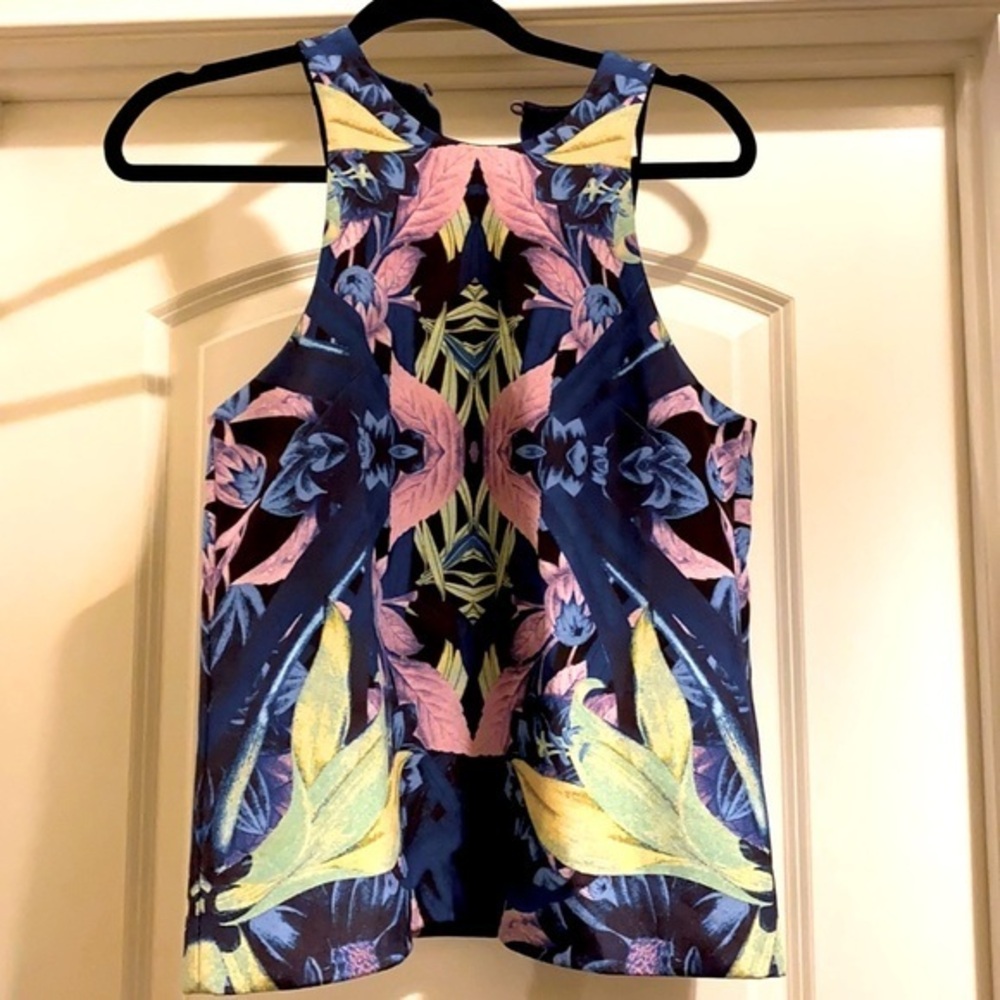 NWOT Finders keepers tropical halter top size Small nwot